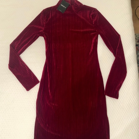 Forever 21 Red Long Sleeve Velvet Dress - Picture 3 of 5